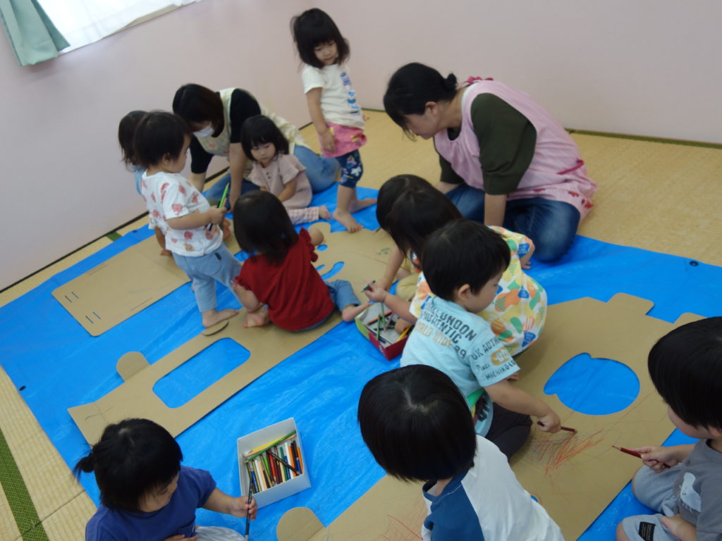 🏠️段ボールで遊ぼう①✏️